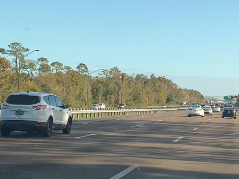 Florida I-4 motorway showing left lane reserved for passing only under 2025 laws
