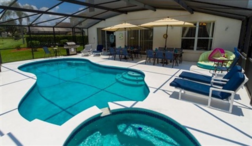 Then cool off in the pool and spa. Roughtallys in Lake Berkley Resort, Kissimmee, Orlando