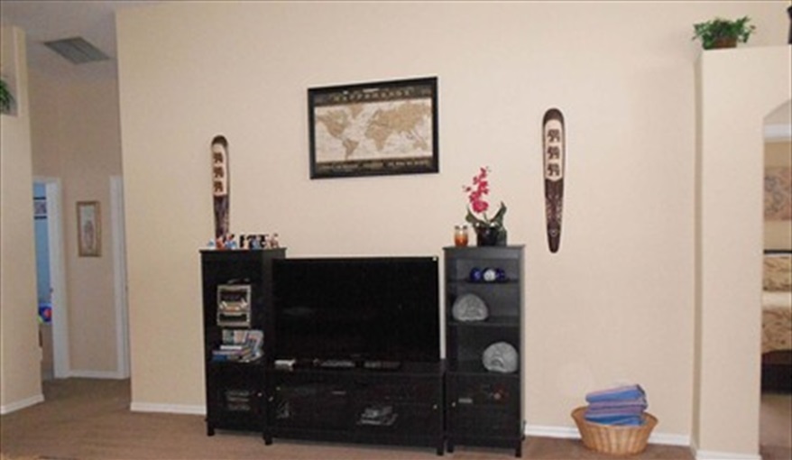Fabulous 50" HDTV, Blue Ray DVD & Sound System. Disney on Your Doorstep in Indian Creek, Kissimmee, Orlando