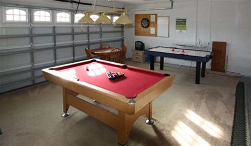 Great games room with Pool and Air Hockey. Disney on Your Doorstep in Indian Creek, Kissimmee, Orlando