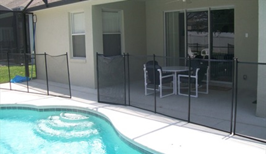 Al Fresco Dining. Tower Lake Vista - unoverlooked pool villa in Calabay Parc at Tower Lake, Haines City, Orlando