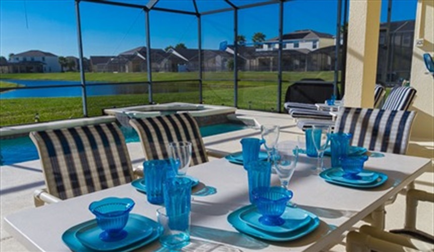  and overlooking the lake.. Brown's Villa in Cumbrian Lakes, Kissimmee, Orlando