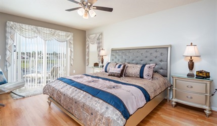 Kingsize Master Bedroom. Brown's Villa in Cumbrian Lakes, Kissimmee, Orlando
