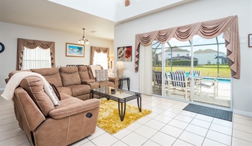 Living Room . Brown's Villa in Cumbrian Lakes, Kissimmee, Orlando