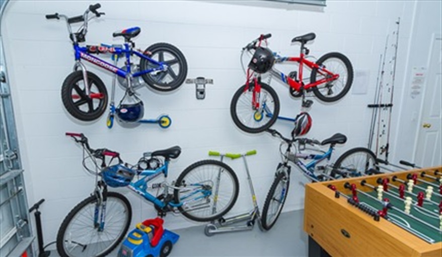 As well as, Fishing Rods 2 Adult Bicycles, 2 Children Bicycles all with hamlets, 4 Scooters    . Brown's Villa in Cumbrian Lakes, Kissimmee, Orlando