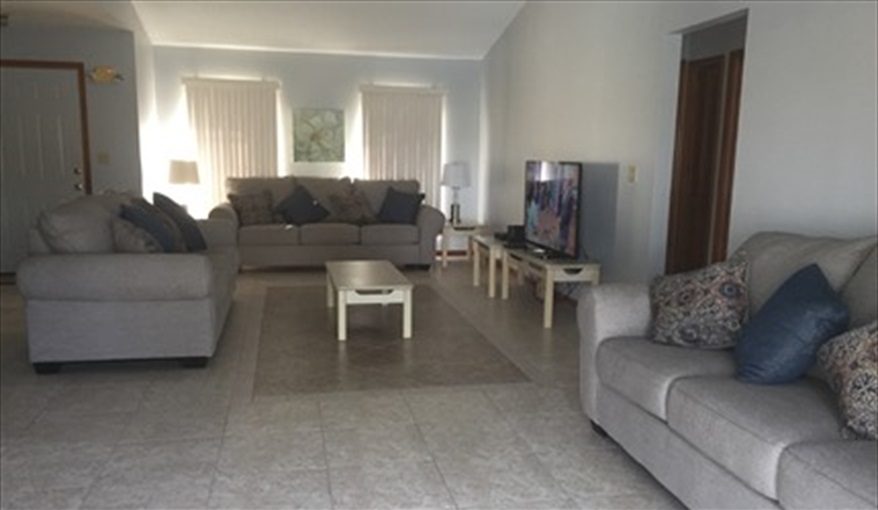 Spacious Lounge. FLORIDA HOME in Pine Chase Estates, St Cloud, Gulf Coast