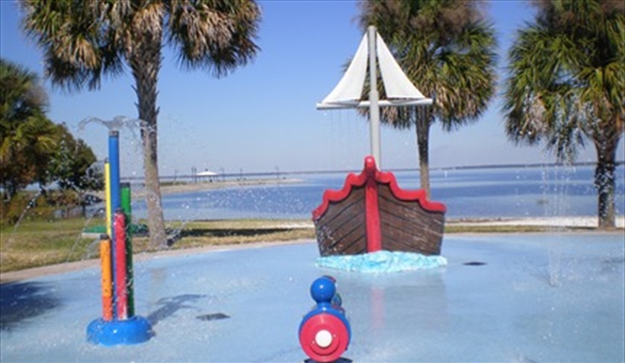 Splash Pad St Cloud Lake Front. FLORIDA HOME in Pine Chase Estates, St Cloud, Gulf Coast