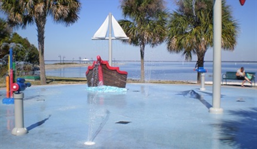 Splash Pad St Cloud Lake Front. FLORIDA HOME in Pine Chase Estates, St Cloud, Gulf Coast