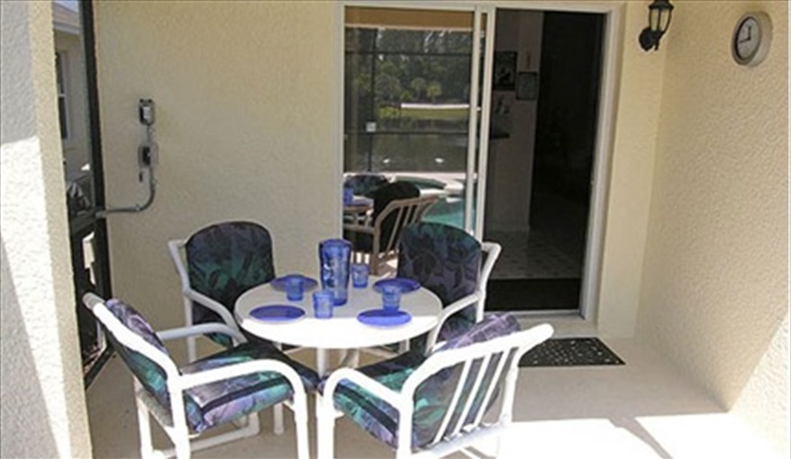 Enjoy alfresco dining while taking in ..... Winter Haven Villa in Lake Berkley Resort, Kissimmee, Orlando