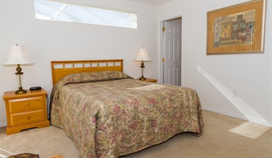 Queen pilow top bed.. JCHolidays in The Manors At Westridge, Davenport, Orlando