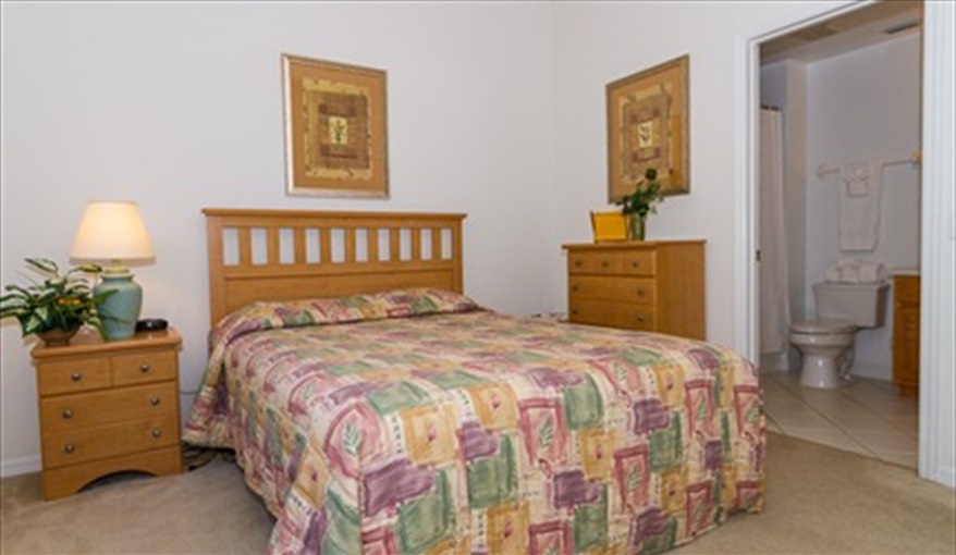 Queen pilow top bed.. JCHolidays in The Manors At Westridge, Davenport, Orlando