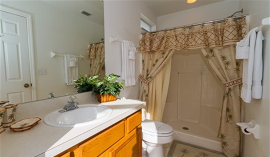 1st Master en-suite with pool access. JCHolidays in The Manors At Westridge, Davenport, Orlando