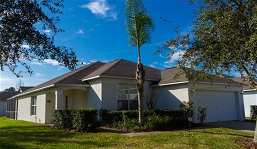 Set on a large corner lot.. JCHolidays in The Manors At Westridge, Davenport, Orlando