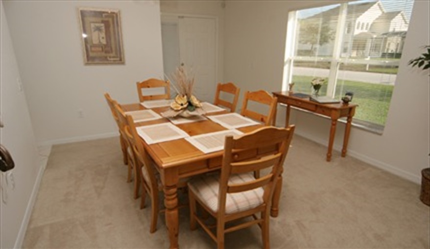 Large Dinning area to enjoy the home cooked meals.. JCHolidays in The Manors At Westridge, Davenport, Orlando
