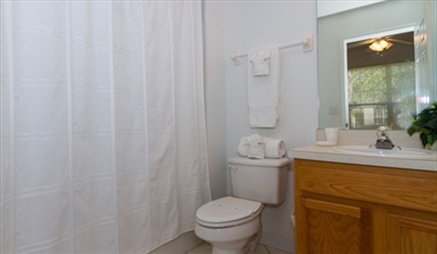 2nd Master en-suite. JCHolidays in The Manors At Westridge, Davenport, Orlando