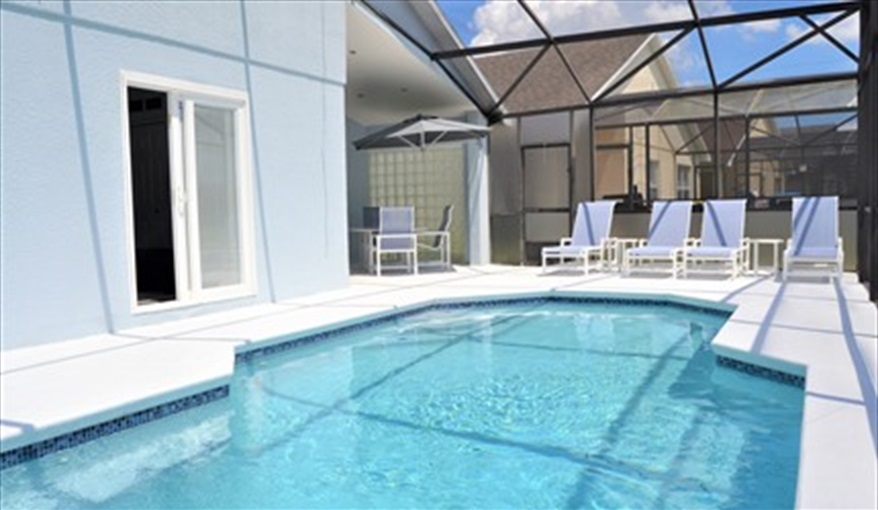 Large pool and beautiful deck. Waterside in Eagle Pointe, Kissimmee, Orlando