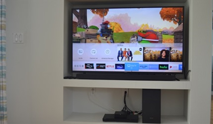 Samsung 58" 4k UHD TV & SONOS. Waterside in Eagle Pointe, Kissimmee, Orlando