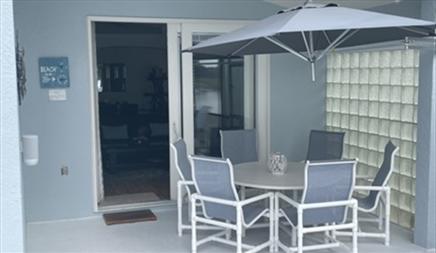 Shady and very private Lanai. Waterside in Eagle Pointe, Kissimmee, Orlando
