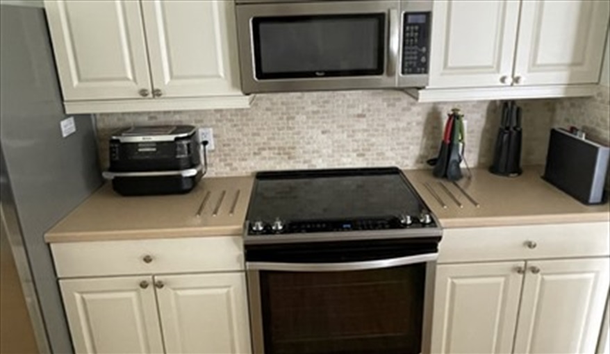 Probably the only villa with a 'Fan' oven AND a Ninja double Air Fryer. Waterside in Eagle Pointe, Kissimmee, Orlando