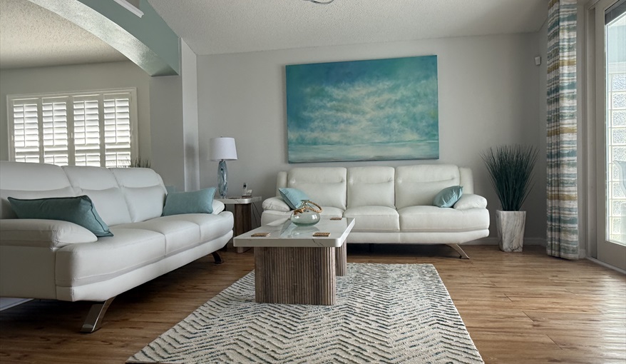 White Italian Leather Sofas. Waterside in Eagle Pointe, Kissimmee, Orlando