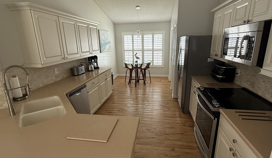 Corian, stainless steel, KitchenAid & Ninja Kitchen. Waterside in Eagle Pointe, Kissimmee, Orlando