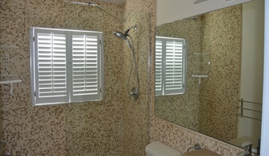 Huge walk-in shower (main bathroom). Waterside in Eagle Pointe, Kissimmee, Orlando