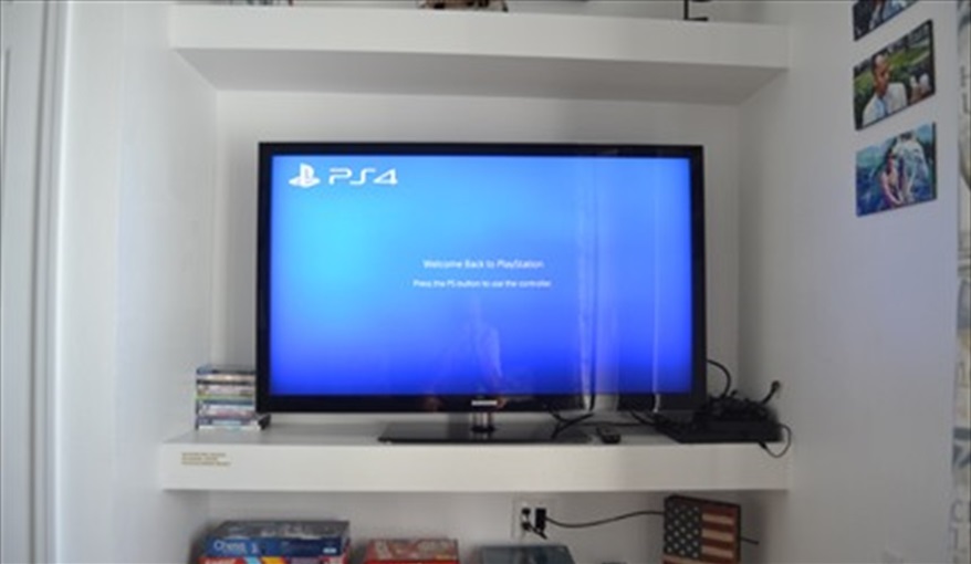 The Den - Samsung 55" HD TV & Playstation 4 . Waterside in Eagle Pointe, Kissimmee, Orlando
