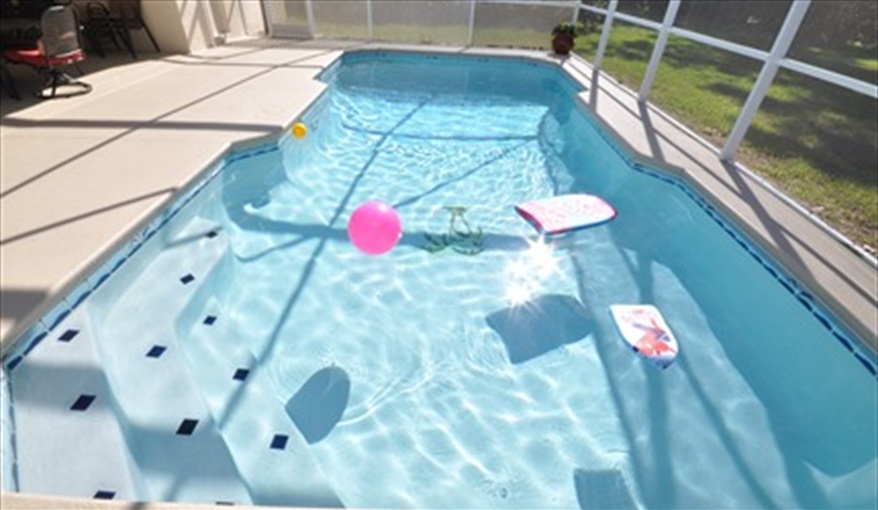 Relax or Play in the Private Heated Pool . Palm Tree Villa - Pool Lift, 5 STAR RATING in Doral Woods, Kissimmee, Orlando