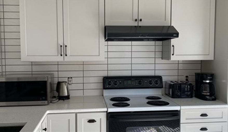 Fully Equipped Kitchen with Breakfast Area. Villa Paradiso  in Eagle Pointe, Kissimmee, Orlando