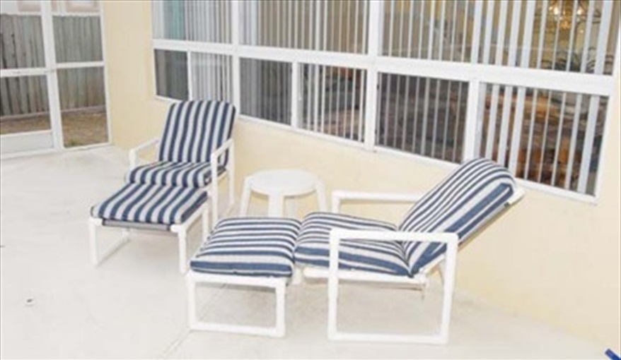 Or lie back on the sunloungers supplied. My Florida House  in Esprit, Davenport, Orlando
