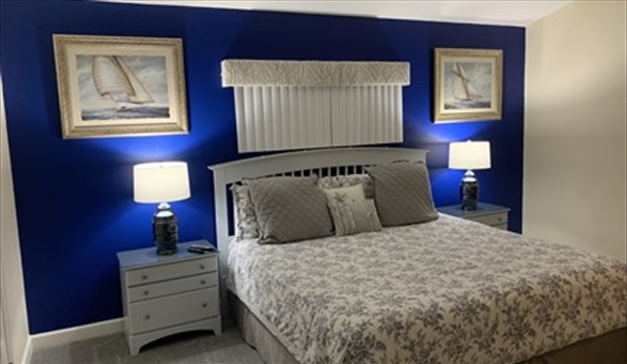 Master bedroom with King size bed.. A Happy Potter's Place. in West Stonebridge, Davenport, Orlando
