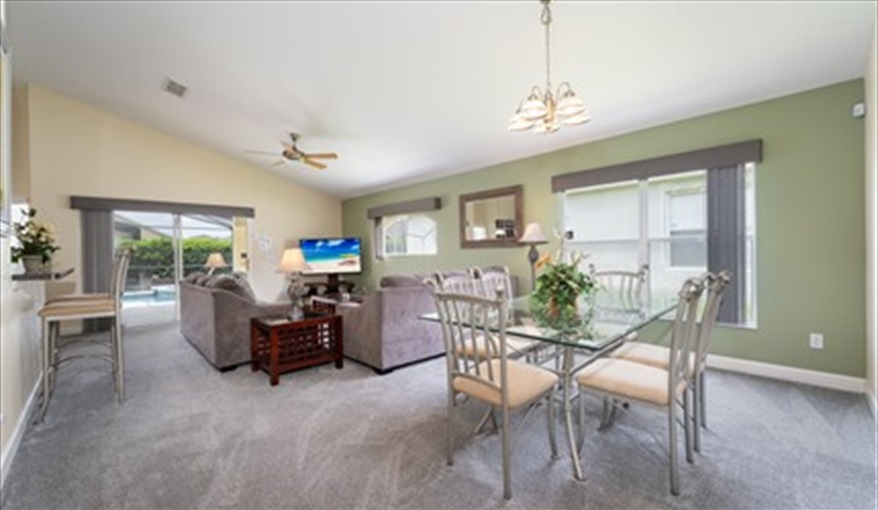 Grand room/Lounge Dining room.. A Happy Potter's Place. in West Stonebridge, Davenport, Orlando