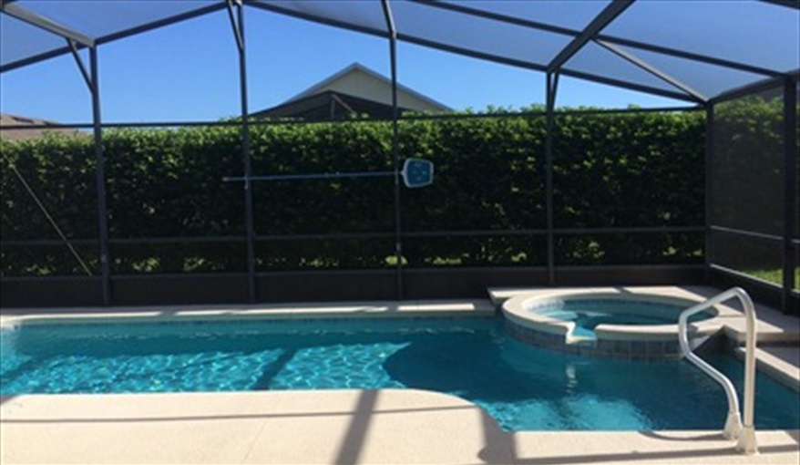 A dip in the pool or spa to cool down when the sky is this colour.. A Happy Potter's Place. in West Stonebridge, Davenport, Orlando