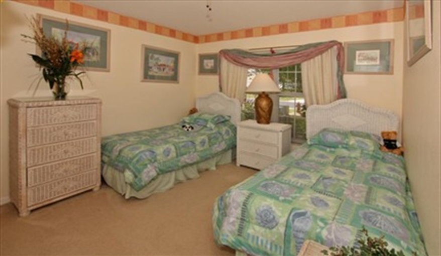 Twin Bedroom. Scarlets villa in Lake Berkley Resort, Kissimmee, Orlando