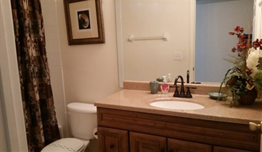Family bathroom. Sanibel - 4 bed villa at Sabal Harbour in Sabal Harbour, Bradenton, Gulf Coast