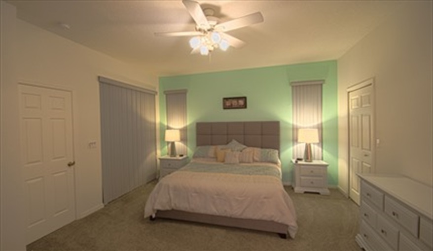 Bright and Airy Master Bedroom . Hills Bay Hideaway in Bridgewater Crossing, Davenport, Orlando