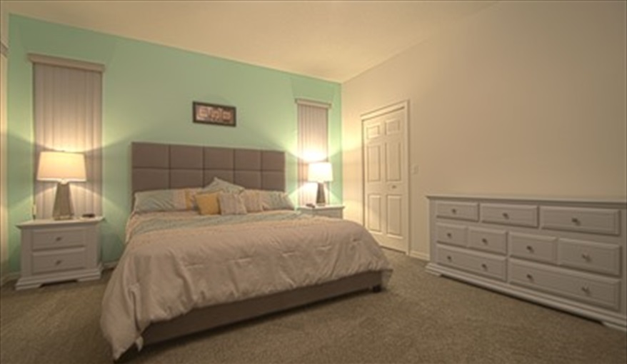 King Size Master Suite. Hills Bay Hideaway in Bridgewater Crossing, Davenport, Orlando