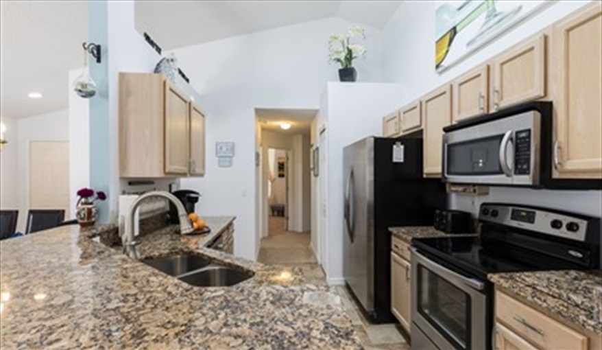 fully equipped kitchen. For the Best Disney Vacation-Tropical Paradise Villa in Emerald Island Resort, Kissimmee, Orlando