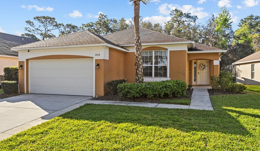 Private single-family home with driveway parking located inside gated Emerald Island Resort.. For the Best Disney Vacation-Tropical Paradise Villa in Emerald Island Resort, Kissimmee, Orlando