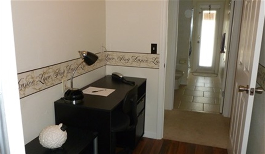  Study. Westridge Palms----Free Wi-Fi, Free calls to the UK, Gas BBQ,Pool table ,Table tennis,  in Westridge, Davenport, Orlando