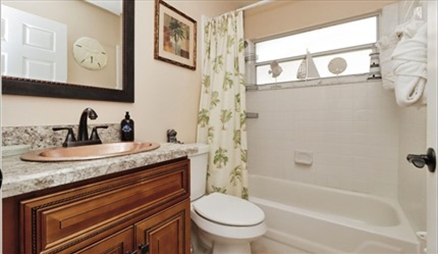 Shared family bathroom . . .. KissimmeeDisneyVilla in Indian Point, Kissimmee, Orlando