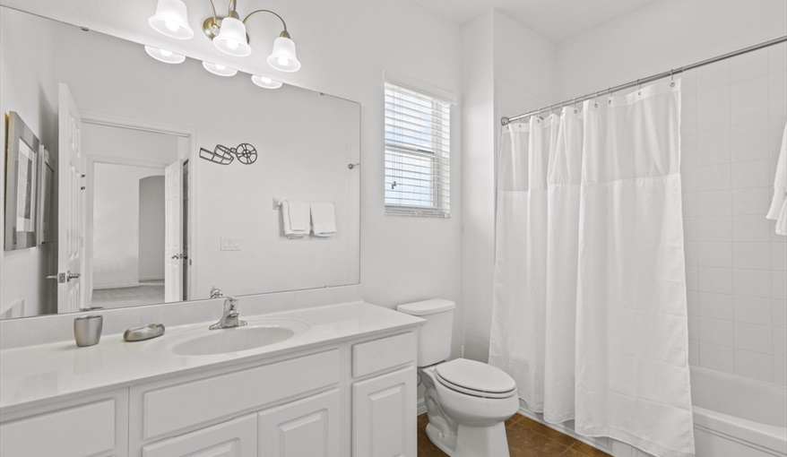 Hollywood Studios private bathroom. Goofys Golf Getaway - Luxury Executive Disney Villa on Golf Course Gated Community, South Facing Pool,  No Rear Neighbours and Conservation Views in Providence, Davenport, Orlando
