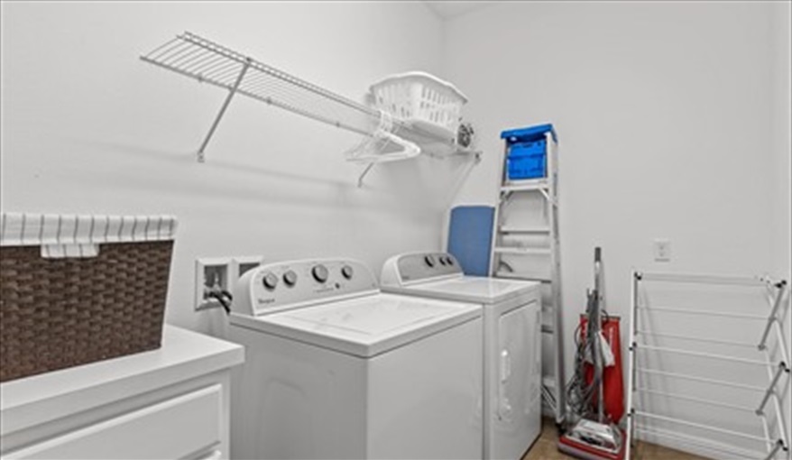 Laundry Room. Goofys Golf Getaway - Luxury Executive Disney Villa on Golf Course Gated Community, South Facing Pool,  No Rear Neighbours and Conservation Views in Providence, Davenport, Orlando