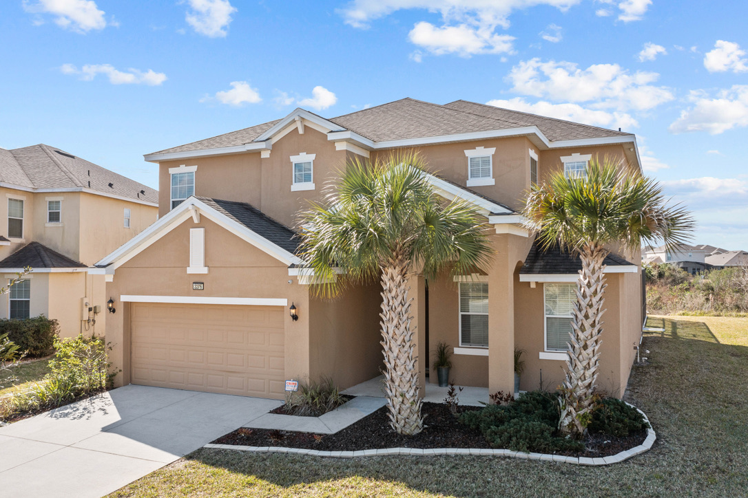Luxury villa at the end of a quiet cul-de-sac so no passing traffic. Goofys Golf Getaway - Luxury Executive Disney Villa on Golf Course Gated Community, South Facing Pool,  No Rear Neighbours and Conservation Views in Providence, Davenport, Orlando
