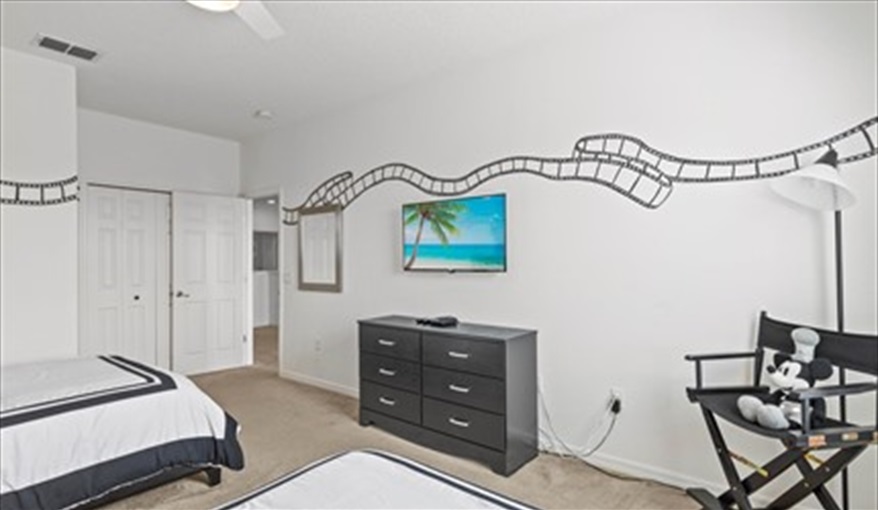 Chic black and white decor. Goofys Golf Getaway - Luxury Executive Disney Villa on Golf Course Gated Community, South Facing Pool,  No Rear Neighbours and Conservation Views in Providence, Davenport, Orlando