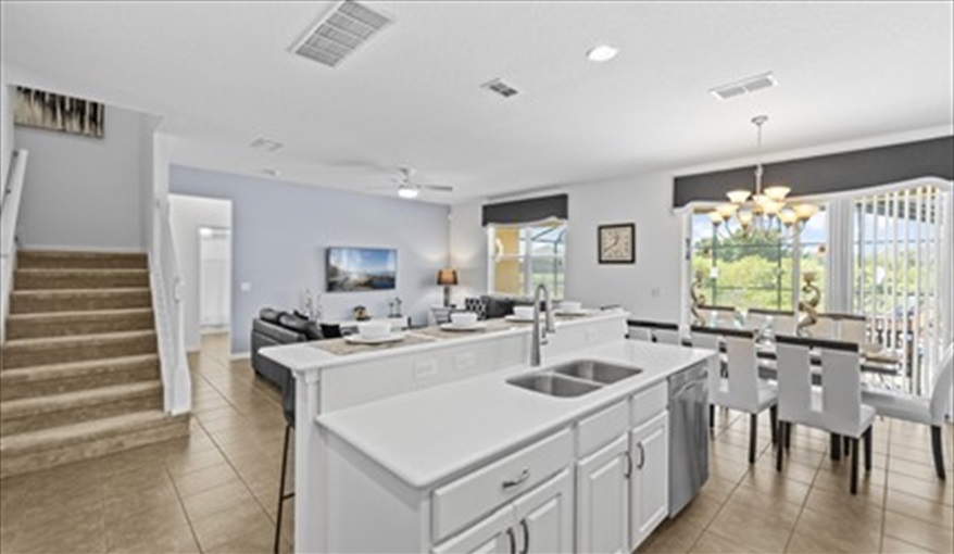 Centre island. Goofys Golf Getaway - Luxury Executive Disney Villa on Golf Course Gated Community, South Facing Pool,  No Rear Neighbours and Conservation Views in Providence, Davenport, Orlando