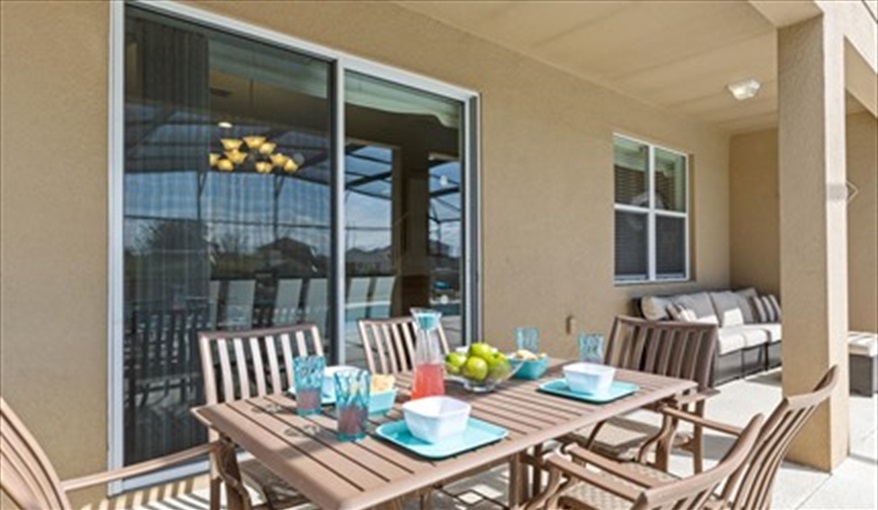 Villa Goofys Golf Getaway - Luxury Executive Disney Villa on Golf Course Gated Community, South Facing Pool,  No Rear Neighbours and Conservation Views in Providence, Davenport, Orlando