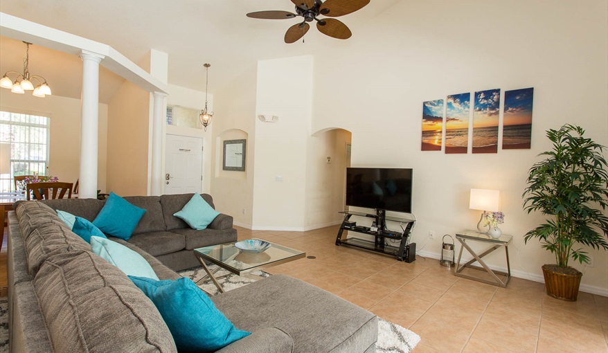 58" Smart TV. Manor Palms Villa - Great Location, Great Home in The Manors At Westhaven, Davenport, Orlando