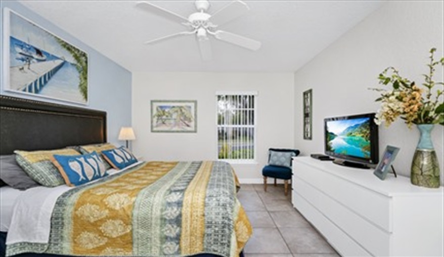 Front master bedroom with en-suite & large built in closet. Three Palms Villa in Town Centre Reserve, Davenport, Orlando