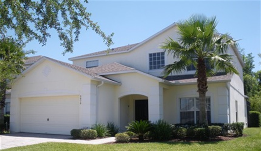 Outside Front. Grand Cumbrian in Cumbrian Lakes, Kissimmee, Orlando